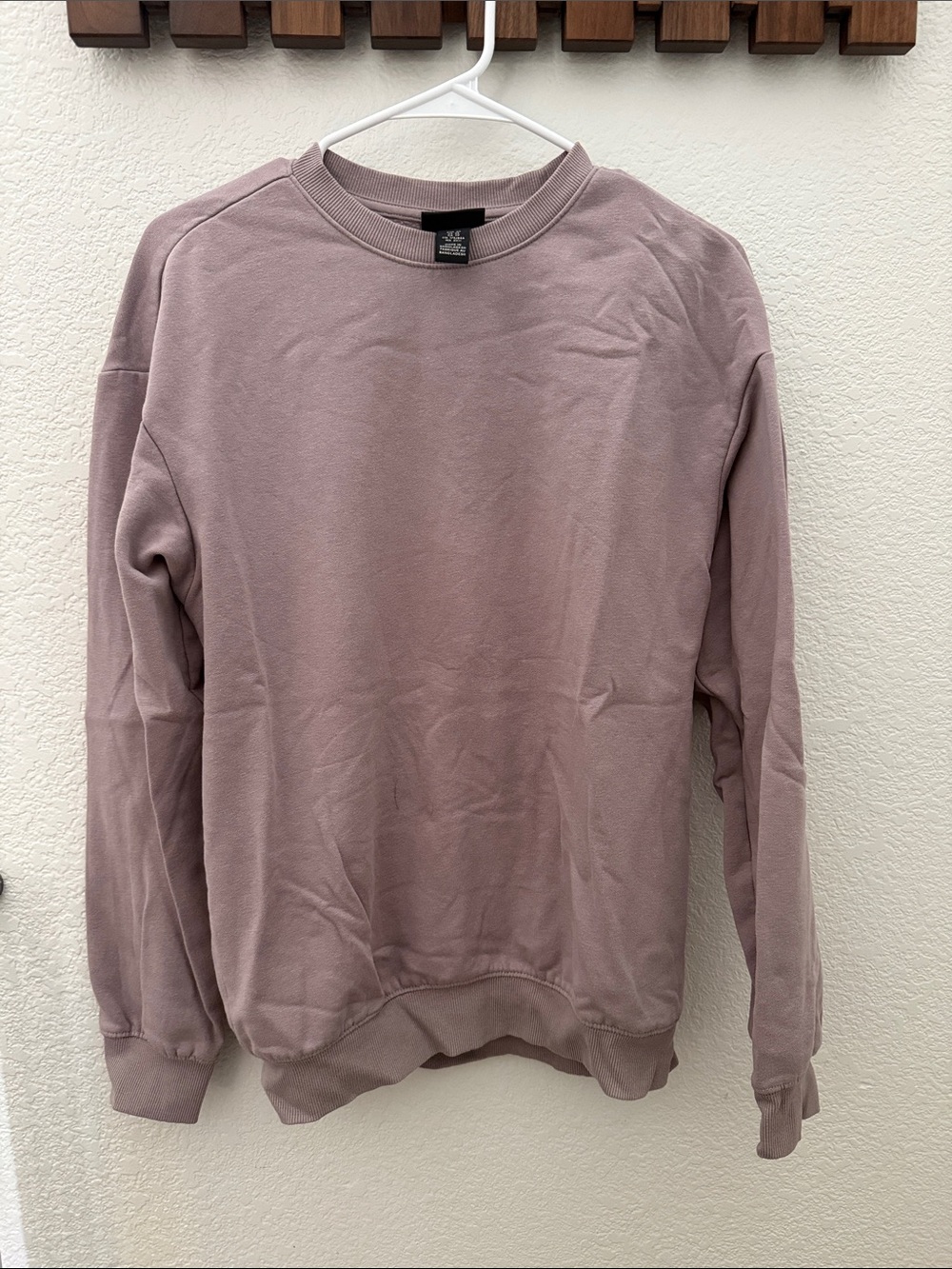 H&M Men's Crewneck Sweatshirt in Mauve